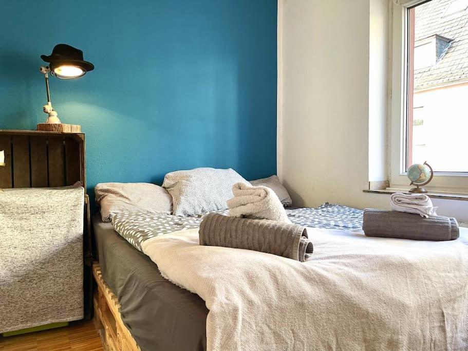 - Chilliges Zimmer In Duesseldorf Mit Balkon & Kueche; Big Tv And Bed - Düsseldorf Exterior photo